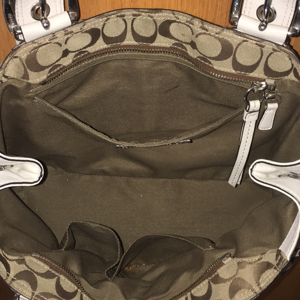 Coach - Picture 2 of 5